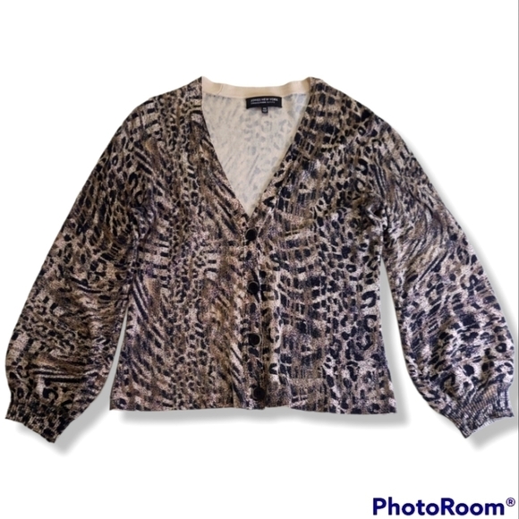 vintage animal print v-neck button front cardigan with full sleeves - Picture 1 of 5